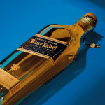 Ginebra Premium: ¿Vale la pena la inversión? 2 Destilados Superiores Descubre la calidad suprema con Johnnie Walker Blue Label