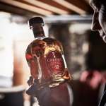 Novedades y Lanzamientos de Whisky en 2024: Lo Que No Te Puedes Perder 3 Destilados Superiores Cardhu 12 Años: La Excelencia del Whisky Escocés